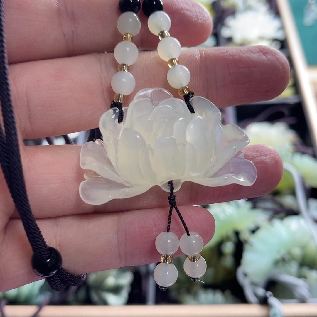 开***心蛇纹石玉未镶嵌颈饰