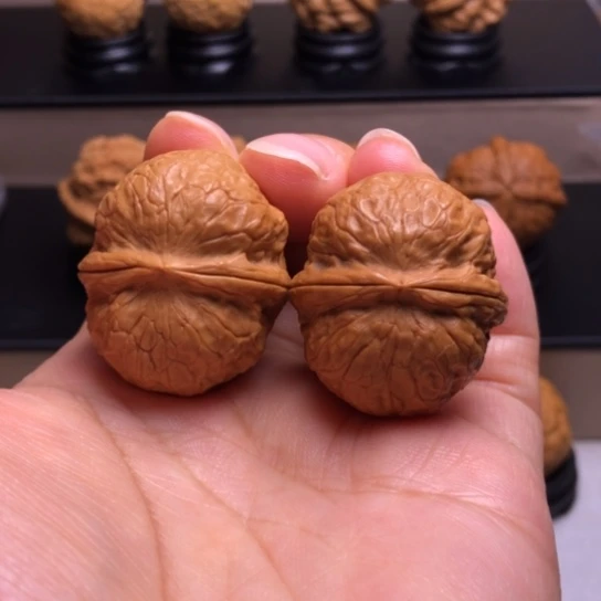 文玩核桃把件粗筋钢炮14