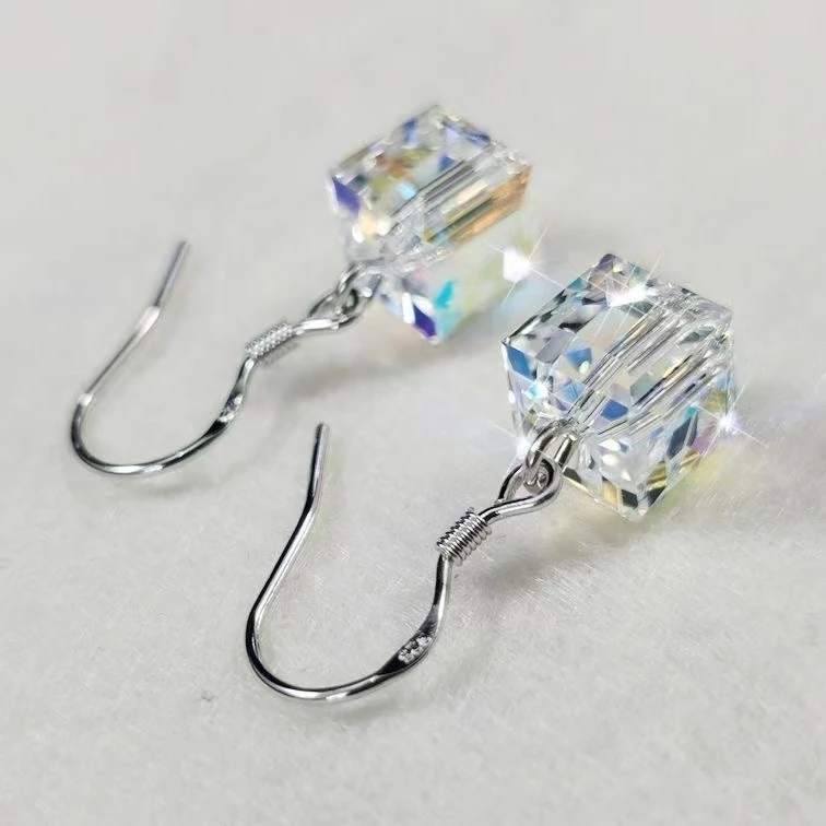 铜合金锆石耳饰 轻奢重工925银针锆石套装莫桑气质时尚