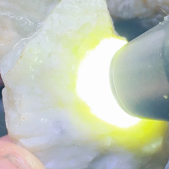 和田玉未镶嵌珠宝半成品