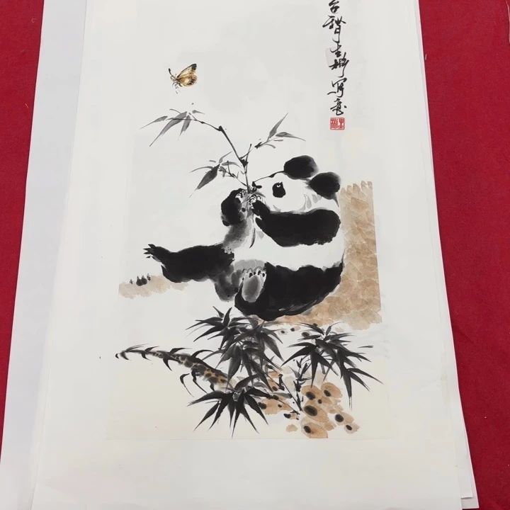 国画花鸟等图案为一体而