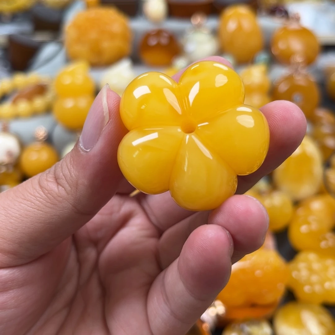 蜜蜡未镶嵌珠宝奇石