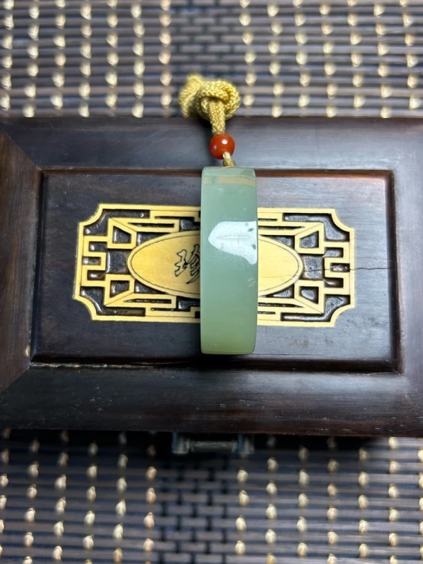 平安无事牌男女款时尚玉石挂件