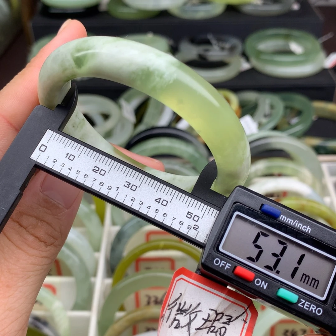蛇纹石玉未镶嵌手镯334