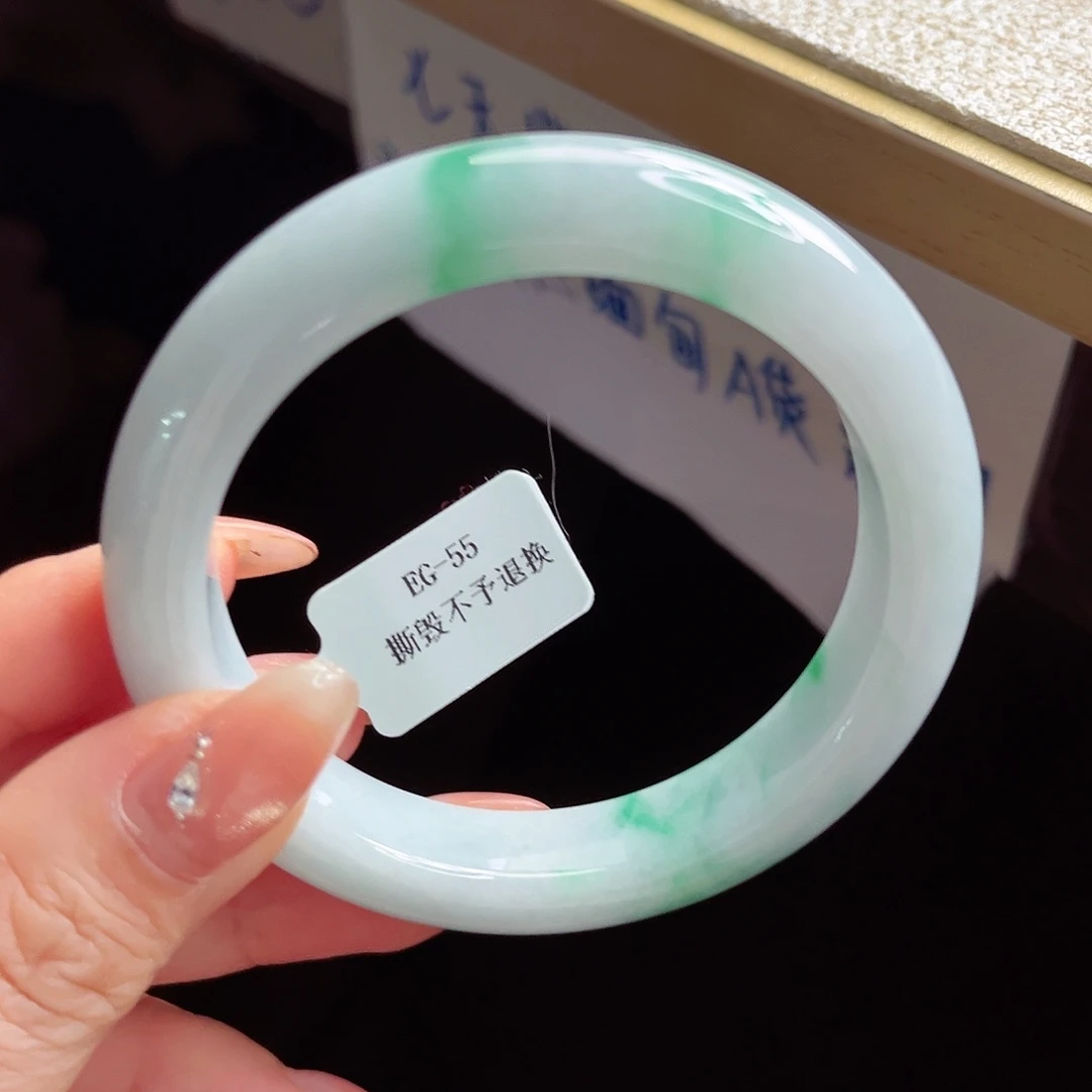 翡翠未镶嵌手镯手镯