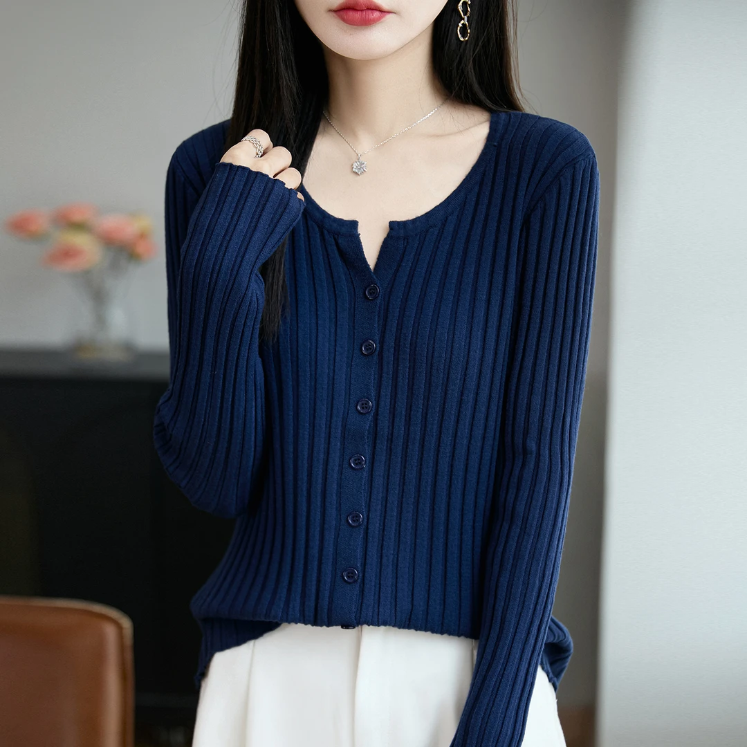 微胖mm春秋大码女士毛衣遮肚子巨显瘦v领上衣早秋内搭针织打底衫
