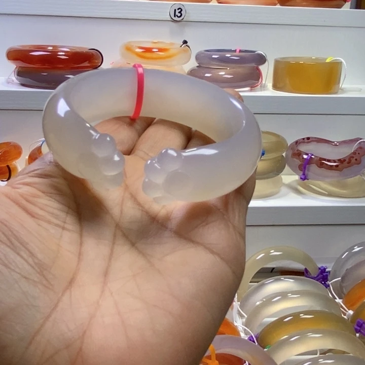 玛瑙/玉髓手镯未镶嵌婉*