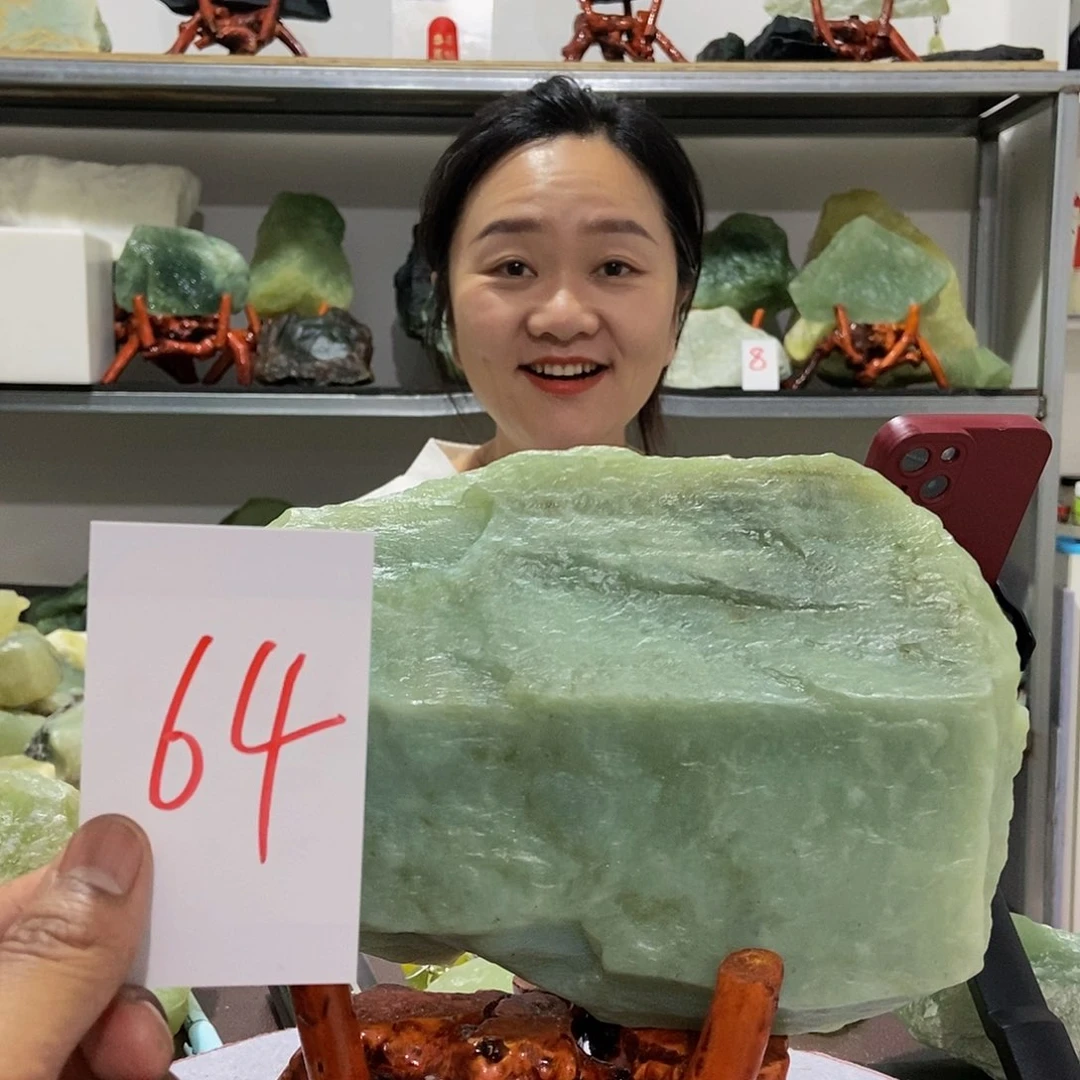 蛇纹石玉未镶嵌原石山*情