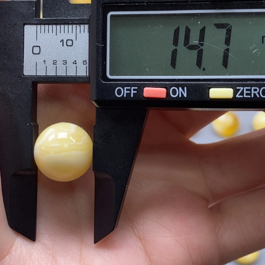 琥珀未镶嵌裸石纯天然