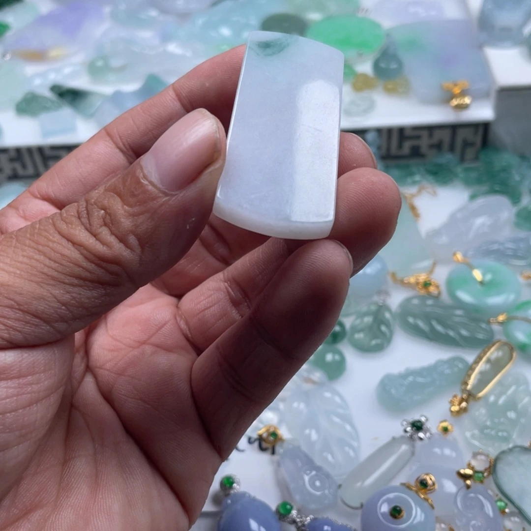 翡翠未镶嵌颈饰翡翠无事牌