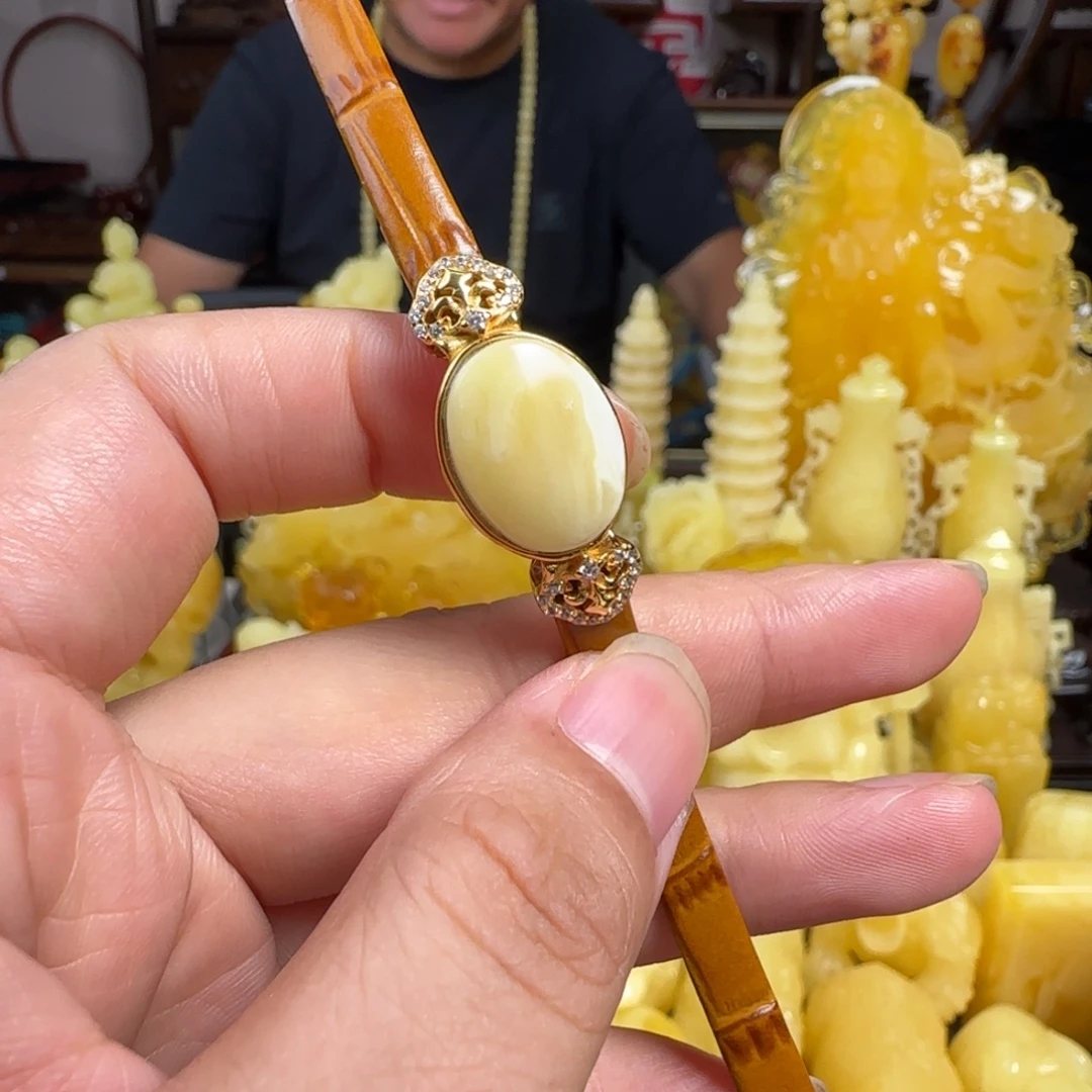 琥珀未镶嵌珠宝奇石