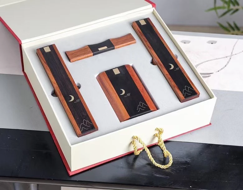 文房四宝高端用品彰显典雅气质【材料】黑檀木+酸枝+黄铜