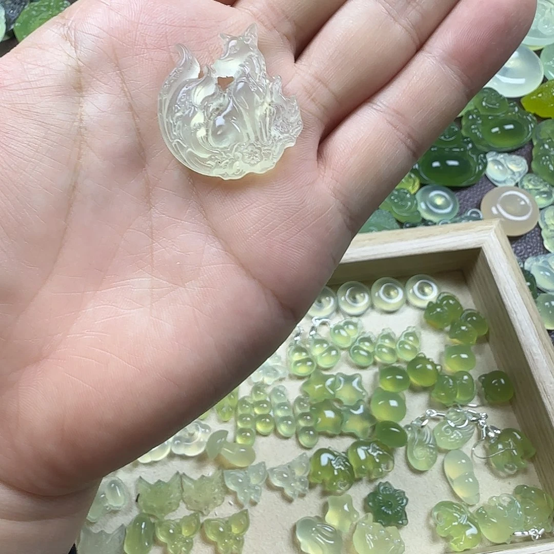 蛇纹石玉未镶嵌岫玉吊坠