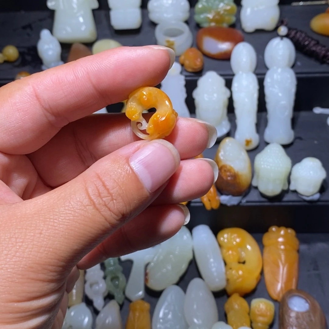 和田玉未镶嵌挂件张*贵