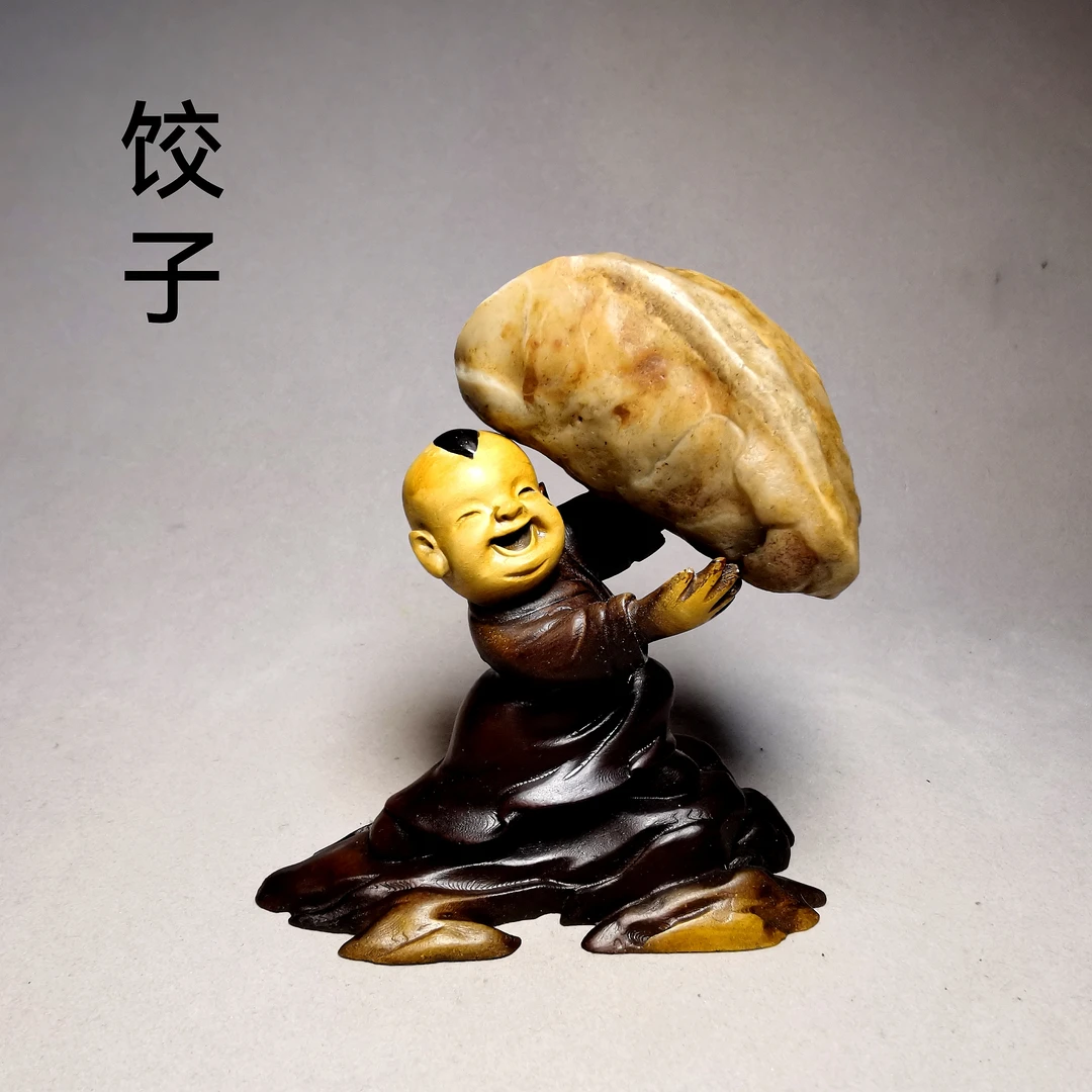 【饺子】戈壁石。一皮一馅间共享人间烟火，一褶一皱间都是家的温暖。