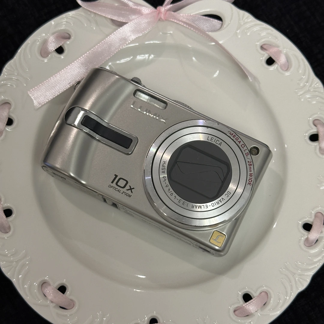 8新 Panasonic/松下 tz3日文长焦700w像素10倍ccd相机学生摄影