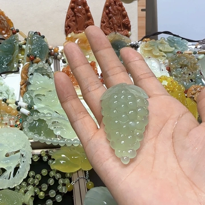 蛇纹石玉未镶嵌吊坠森*