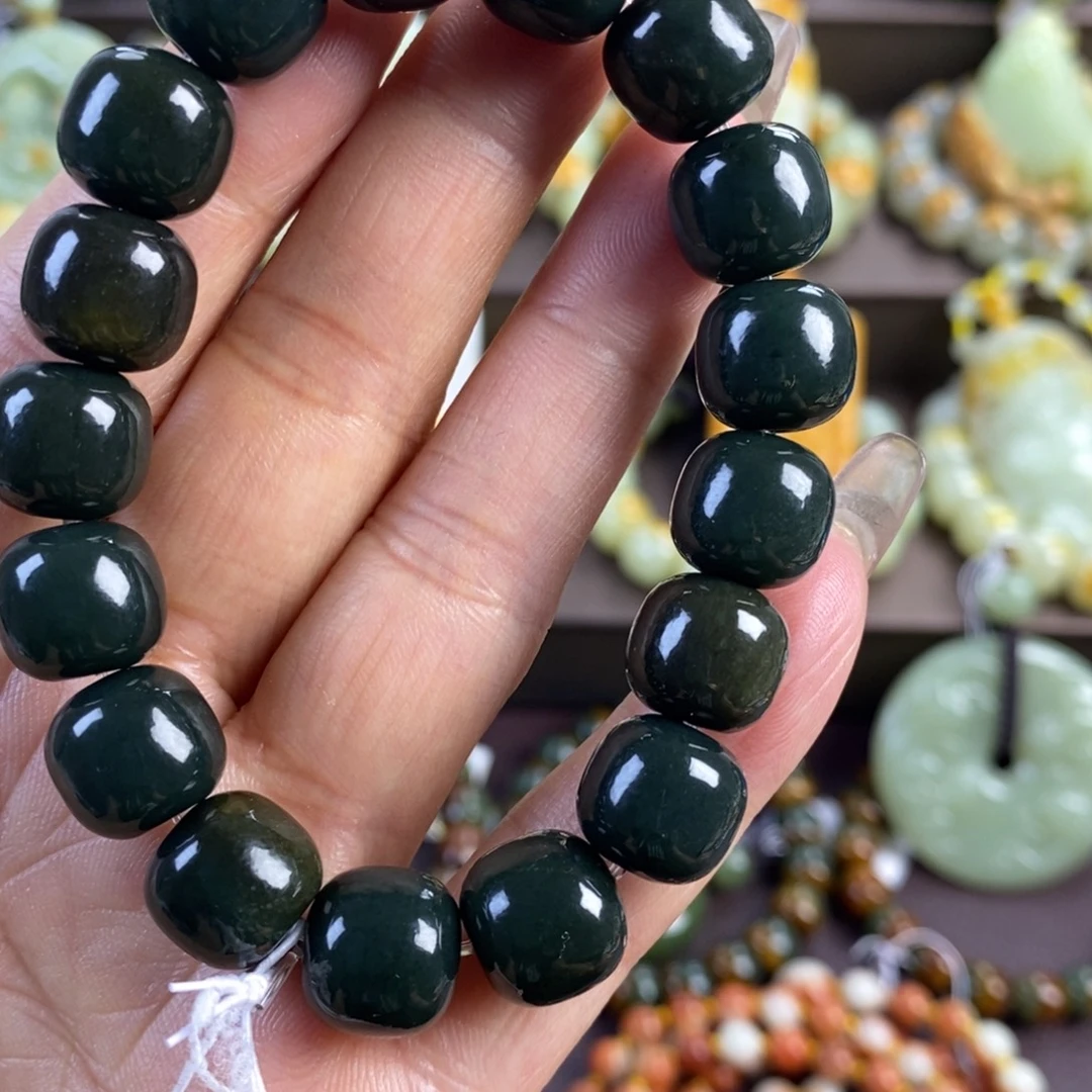 透闪石质玉未镶嵌手串