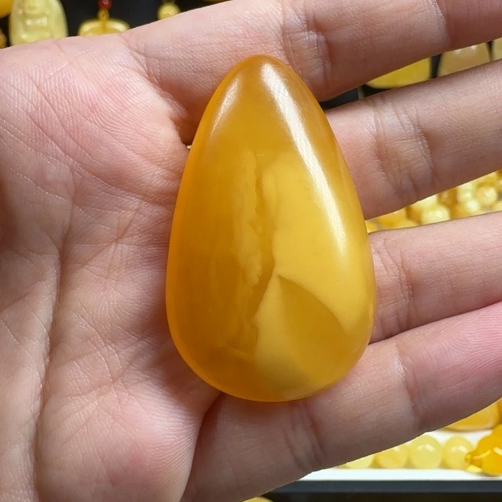 蜜蜡未镶嵌珠宝奇石