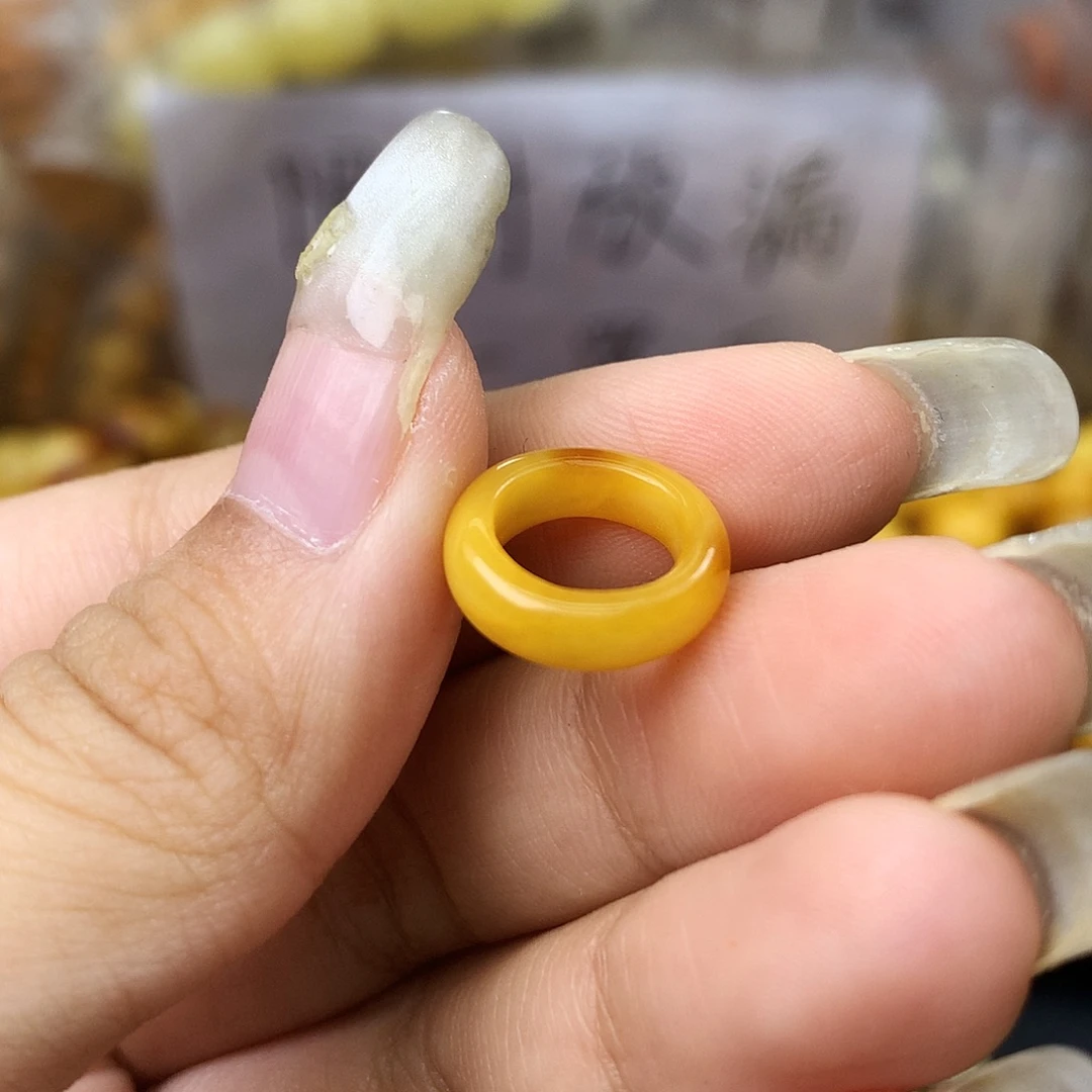未镶嵌琥珀珠宝奇石