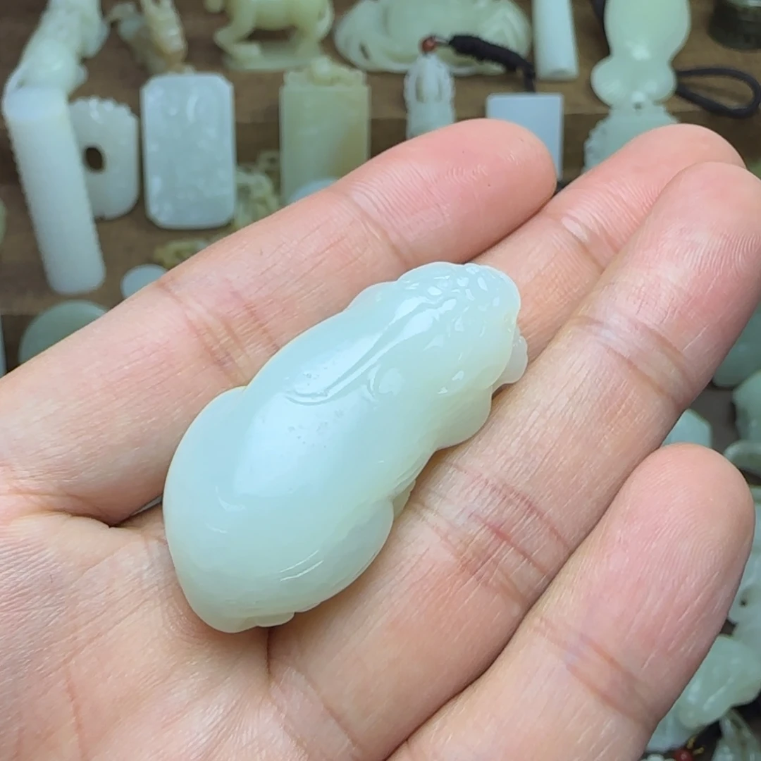 和田玉挂件未镶嵌貔貅