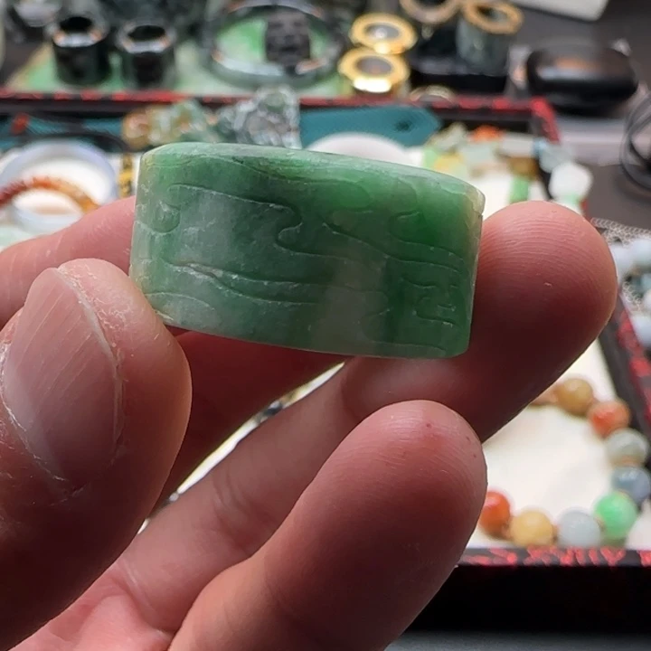 翡翠未镶嵌颈饰老料特色扳指戒指