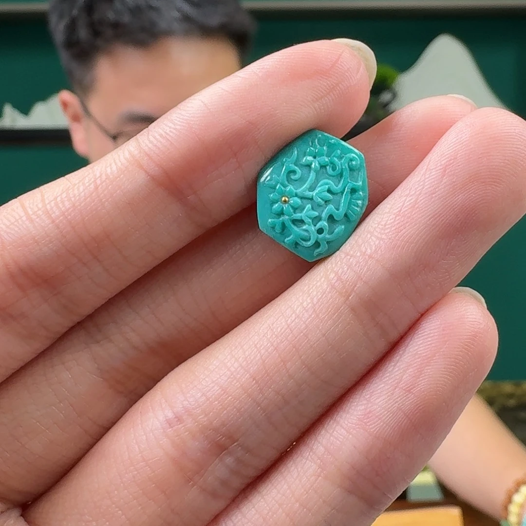 绿松石未镶嵌珠宝奇石