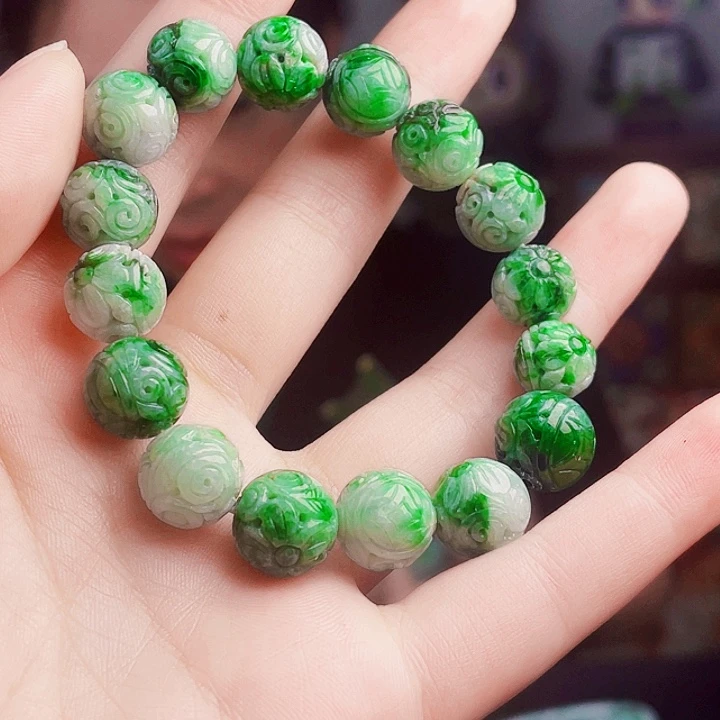 翡翠未镶嵌颈饰多样性