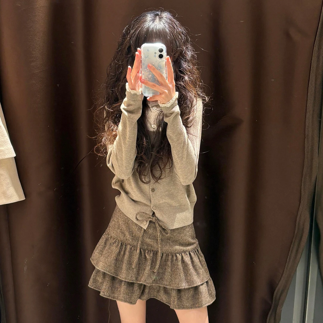 韩系学院风假两件针织开衫蛋糕短裙套装女秋季减龄显瘦层次感穿搭