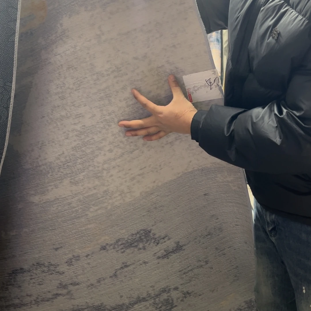 棉混纺027。 200×300微瑕机器上蹭的油渍