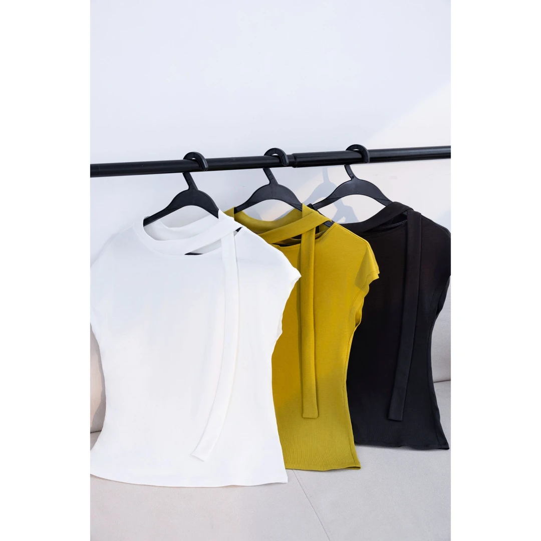 【霞姐】韩系圆领飘带小飞袖T恤女2025夏新款修身显瘦百搭小众上衣