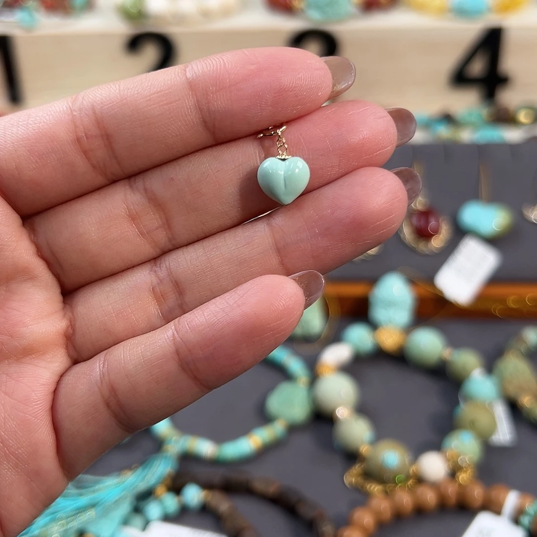 绿松石18K金镶嵌屁桃滴溜