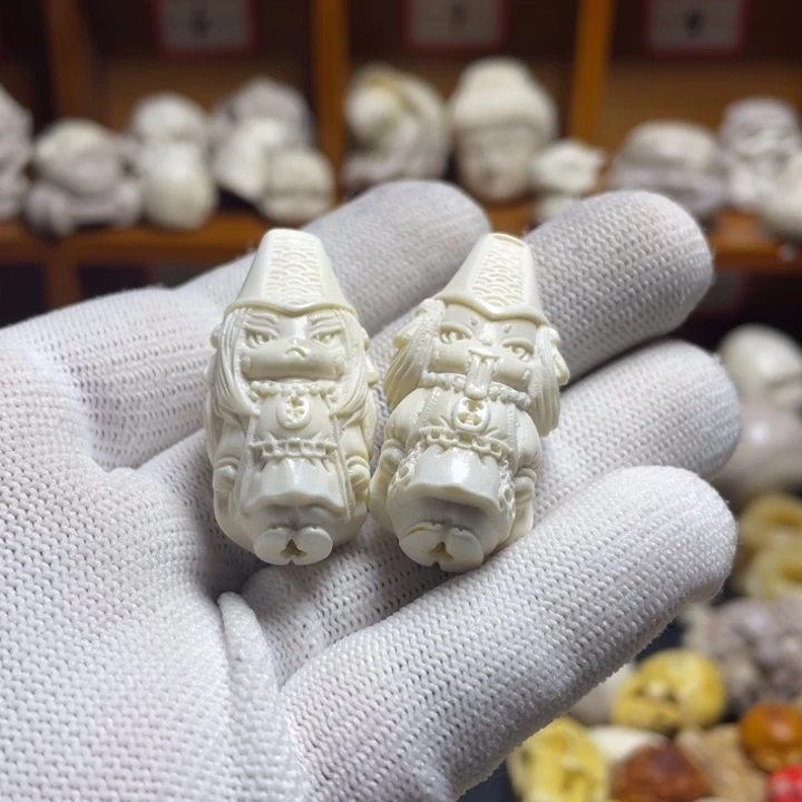 李***泡非金属皮质配饰鹿角雕刻一对
