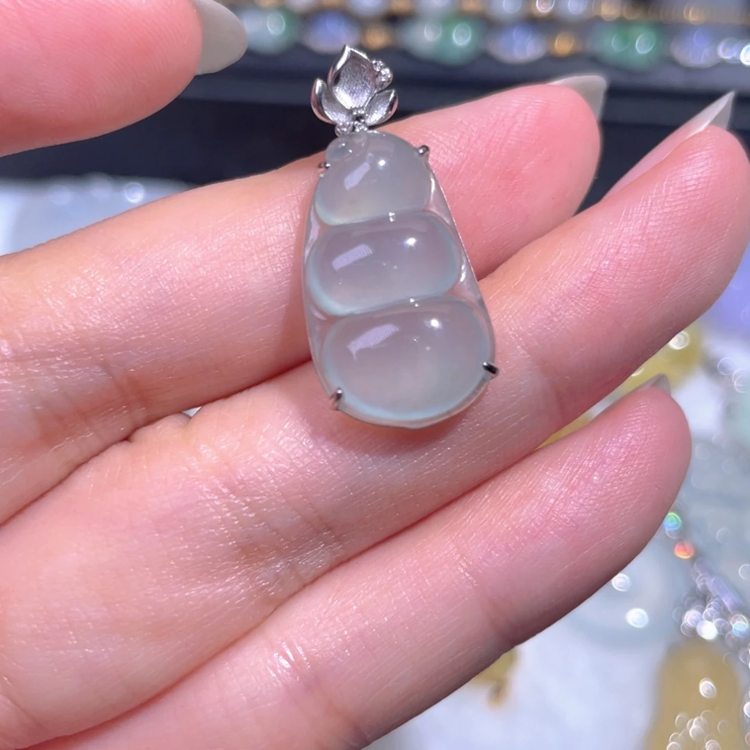 颈饰18K金镶嵌翡翠翡翠