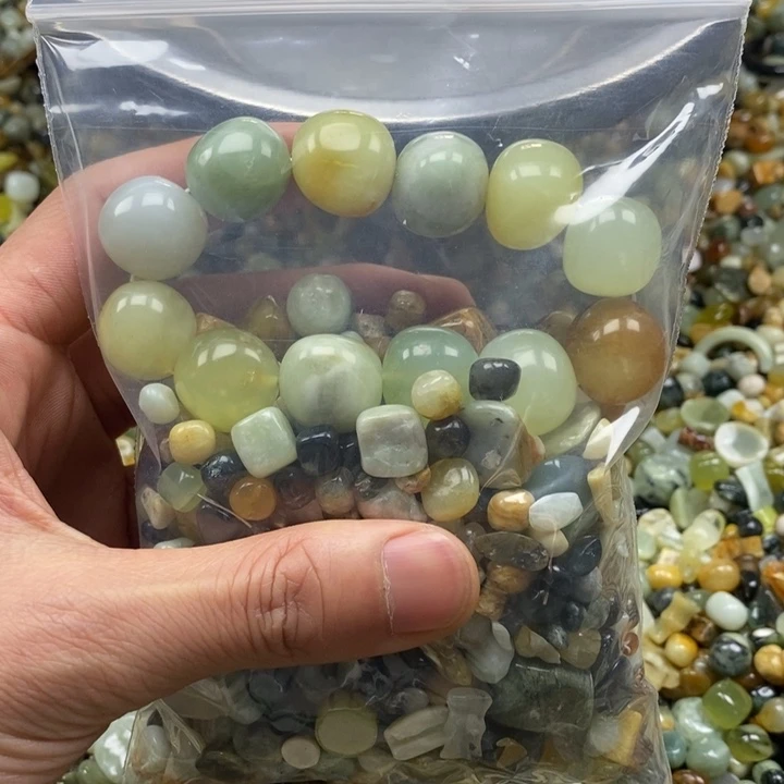 蛇纹石玉鱼缸石未镶嵌