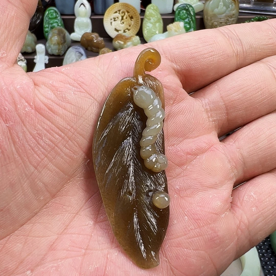 和田玉未镶嵌吊坠(赠链)