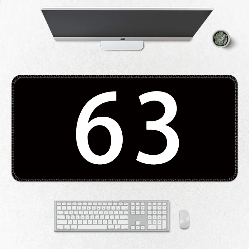 老何专属【63号】动漫鼠标垫超大号办公电脑桌垫游戏电竞加厚锁边