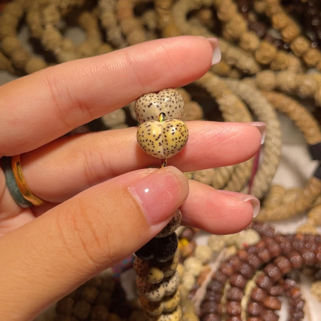 吊坠星月菩提原生态屁桃单颗