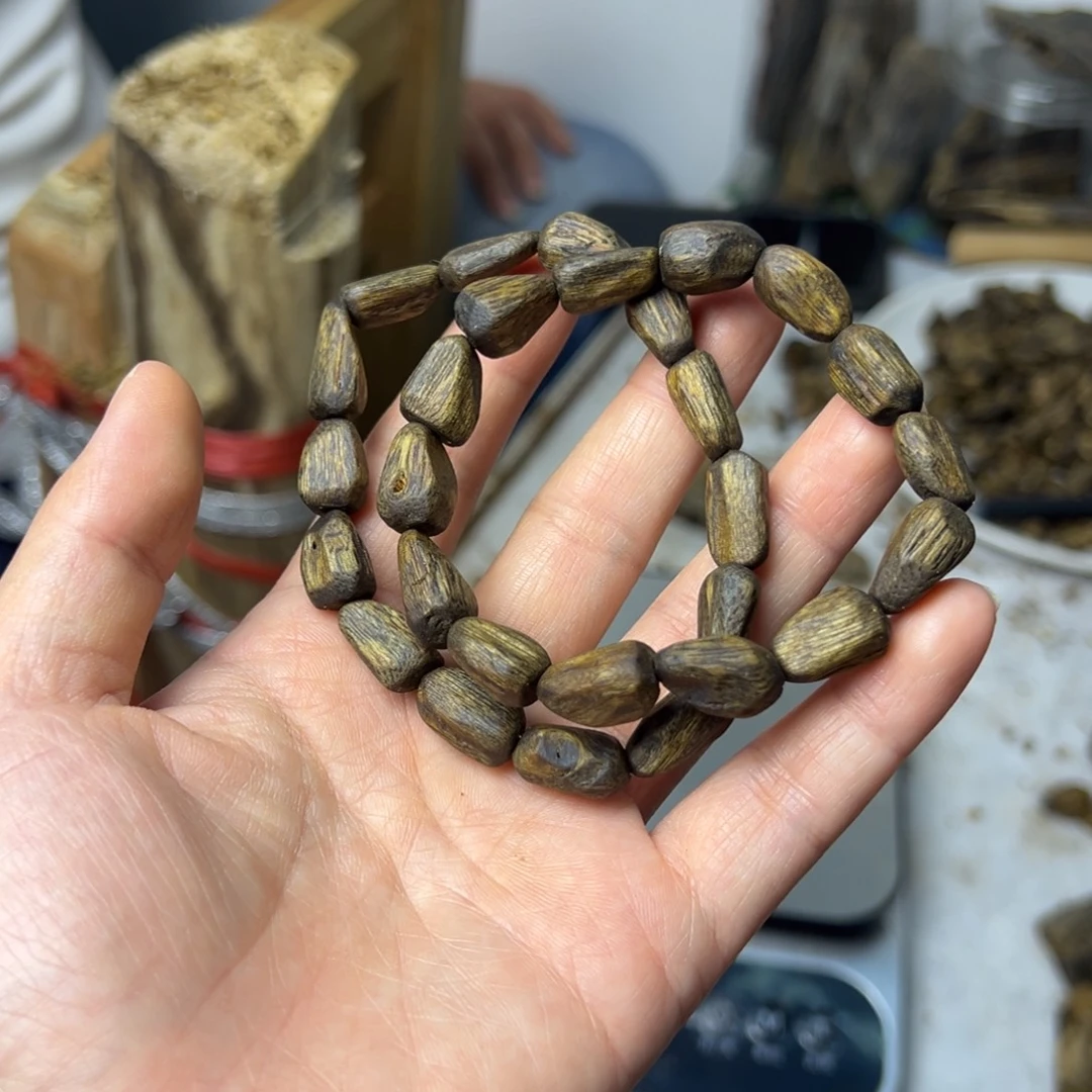 线香奇楠虫漏香手串