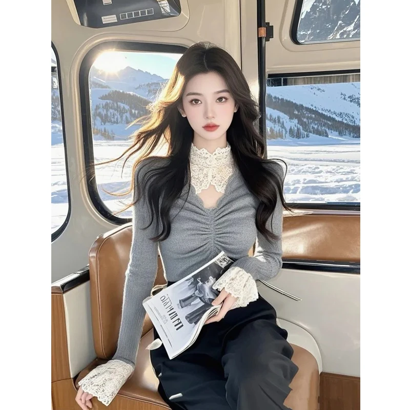 2025年韩系氛围感穿搭气质高级感显瘦灰色蕾丝拼接T恤