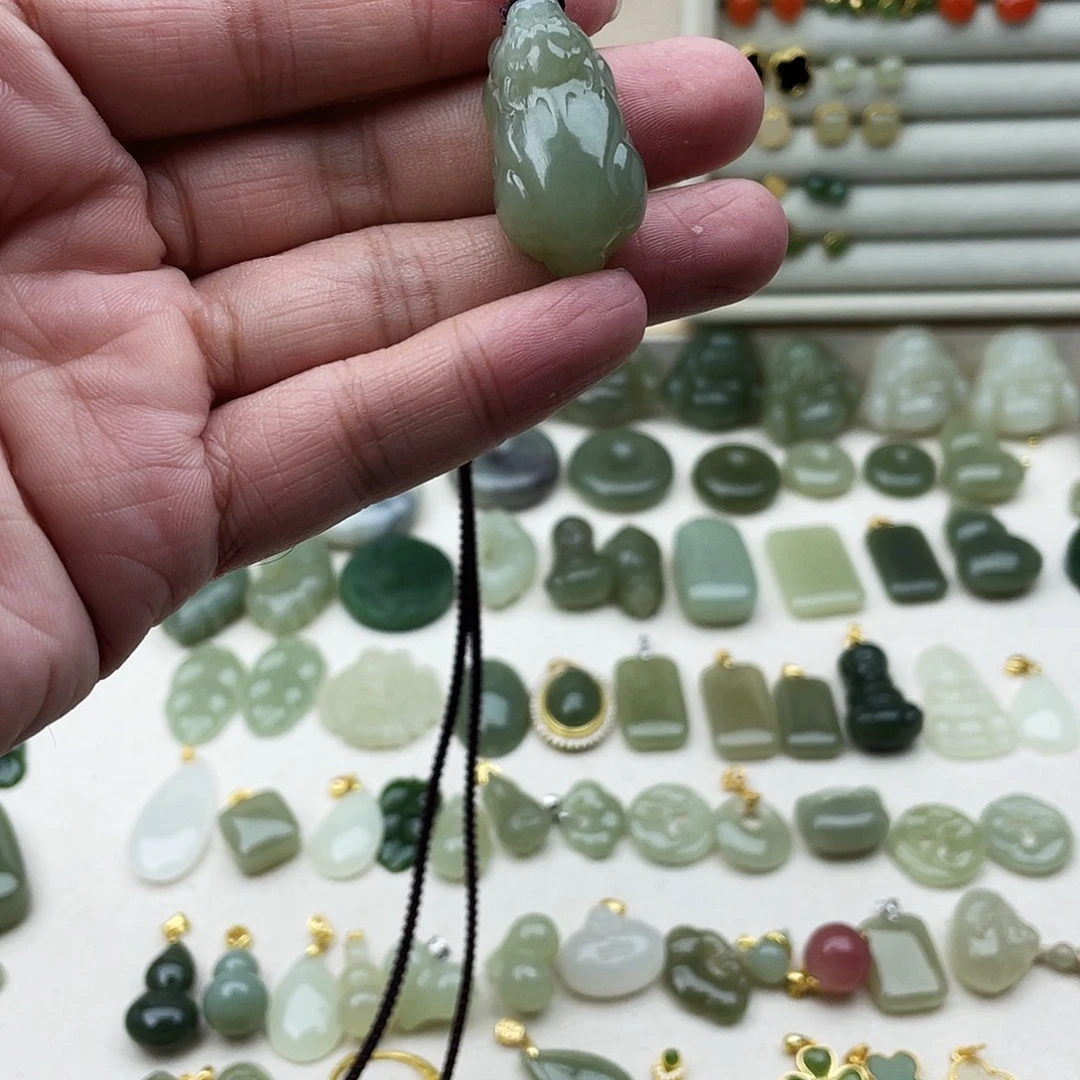 和田玉未镶嵌吊坠(不含链)