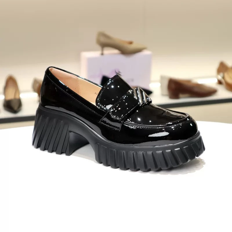 2025高级感魔术贴春季黑色厚底增高乐福鞋英伦女鞋百搭小皮鞋