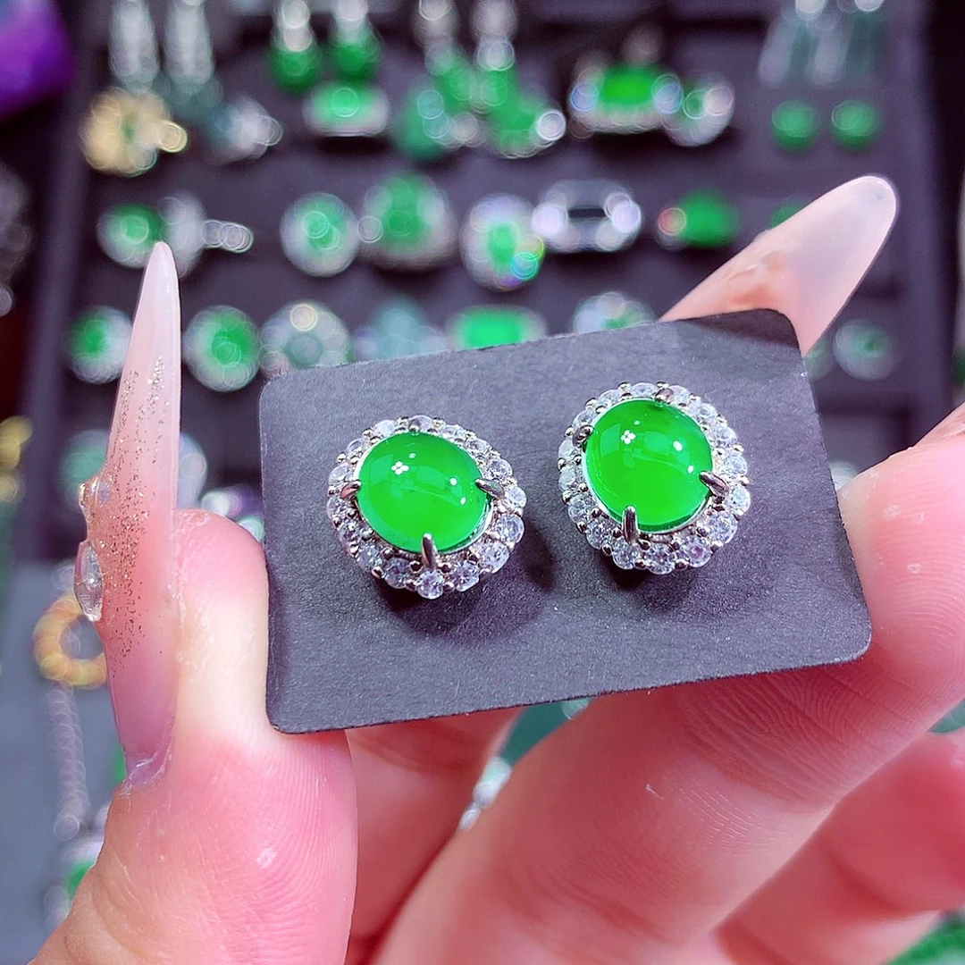 翡翠未镶嵌颈饰挂件