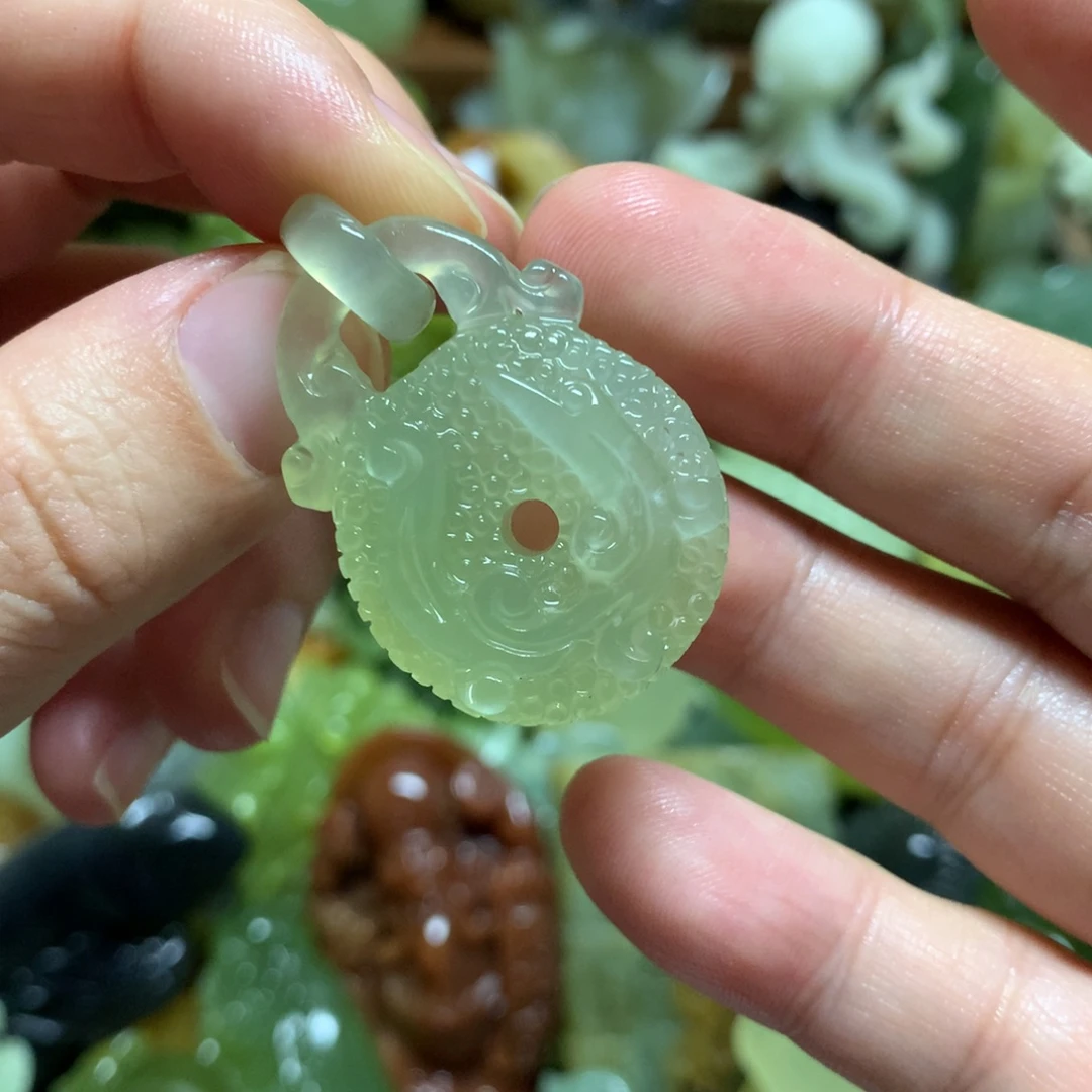 岫玉未镶嵌手把吊坠