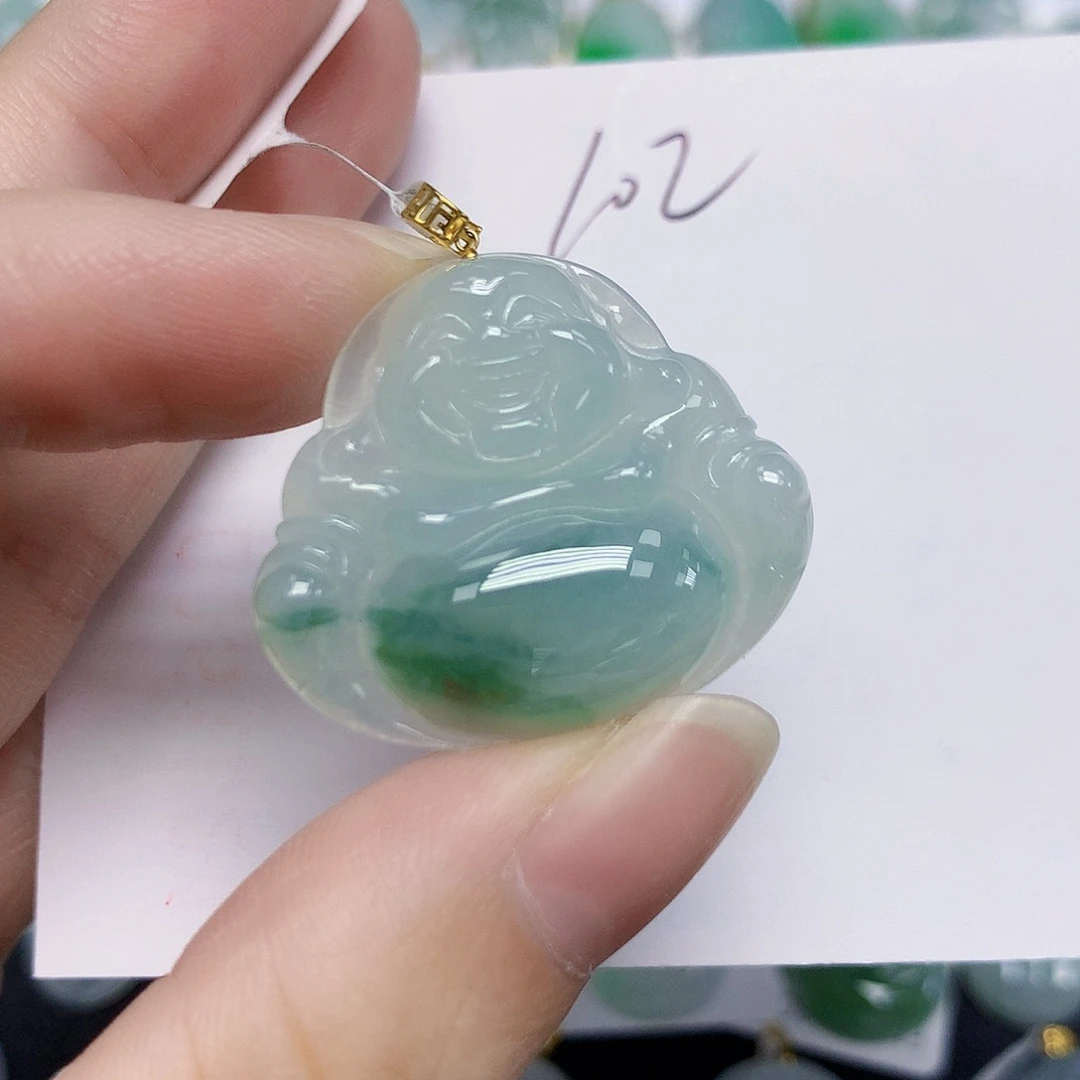 颈饰18K金镶嵌翡翠
