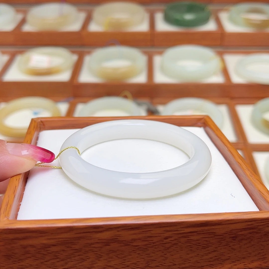 和田玉手镯未镶嵌50.2