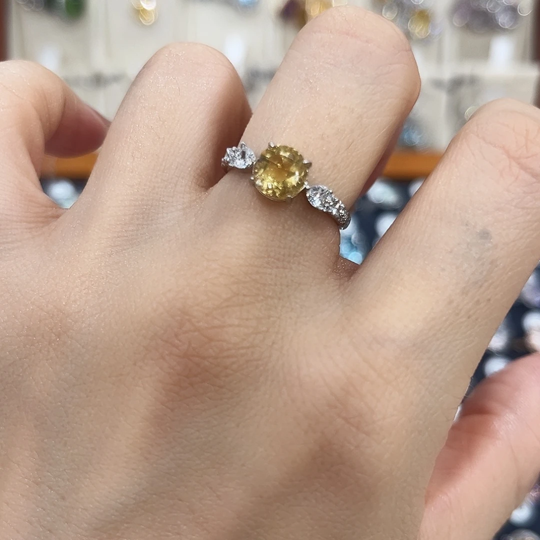 银S925镶嵌黄晶戒指