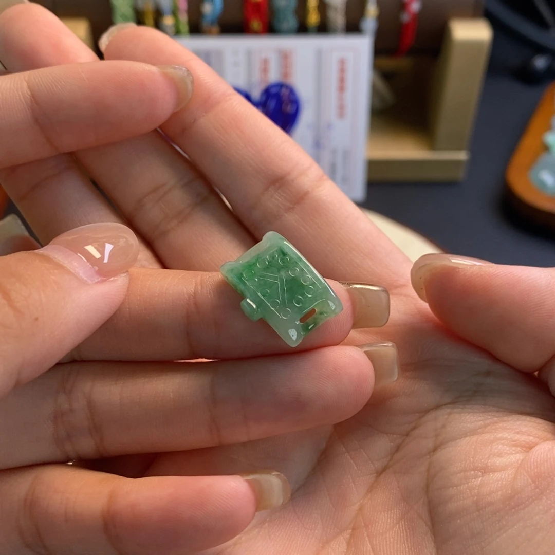 花***完颈饰未镶嵌翡翠17766