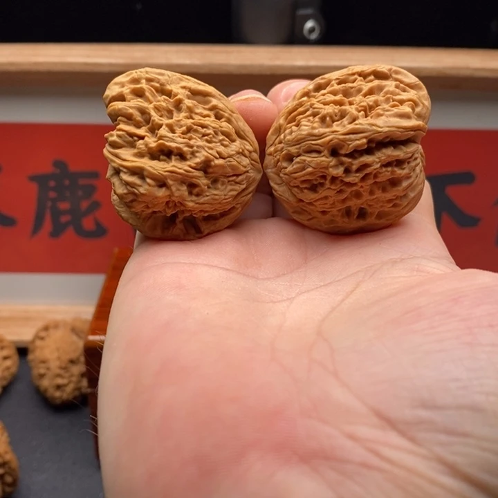 心***心文玩核桃把件南疆