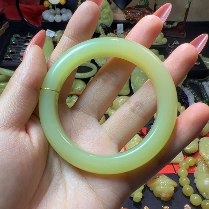 和田玉（黄玉）颈饰未镶嵌56.5 圈口，不带雕工